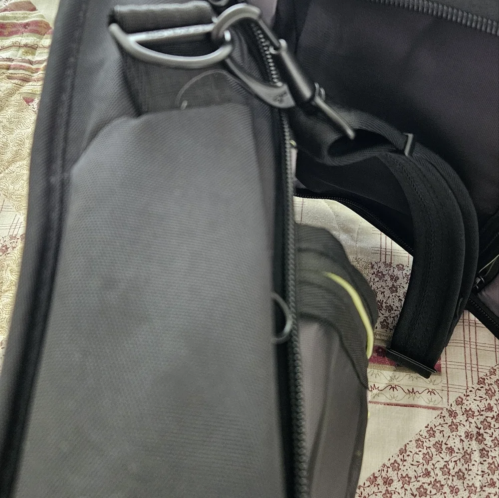 Travelon Travel Anti-Theft Crossbody Messenger Bag Unisex